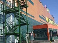 эвакуационная лестница несколько выходов