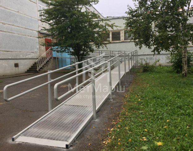 Пандус в школу