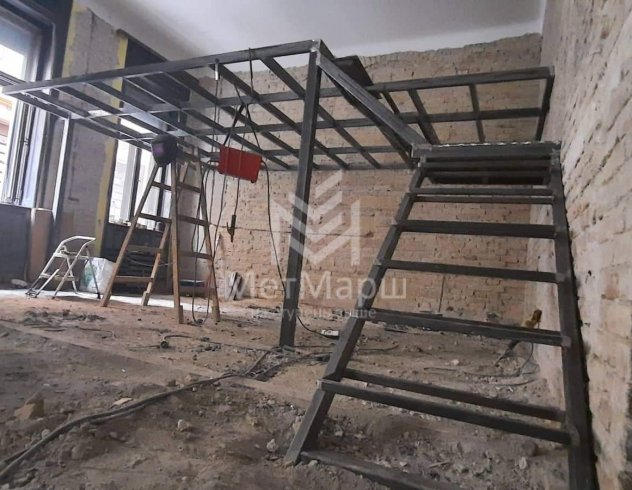 Второй уровень в апартаменты